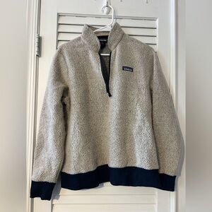 Patagonia Women’s Medium Beige and Black Quarter Zip